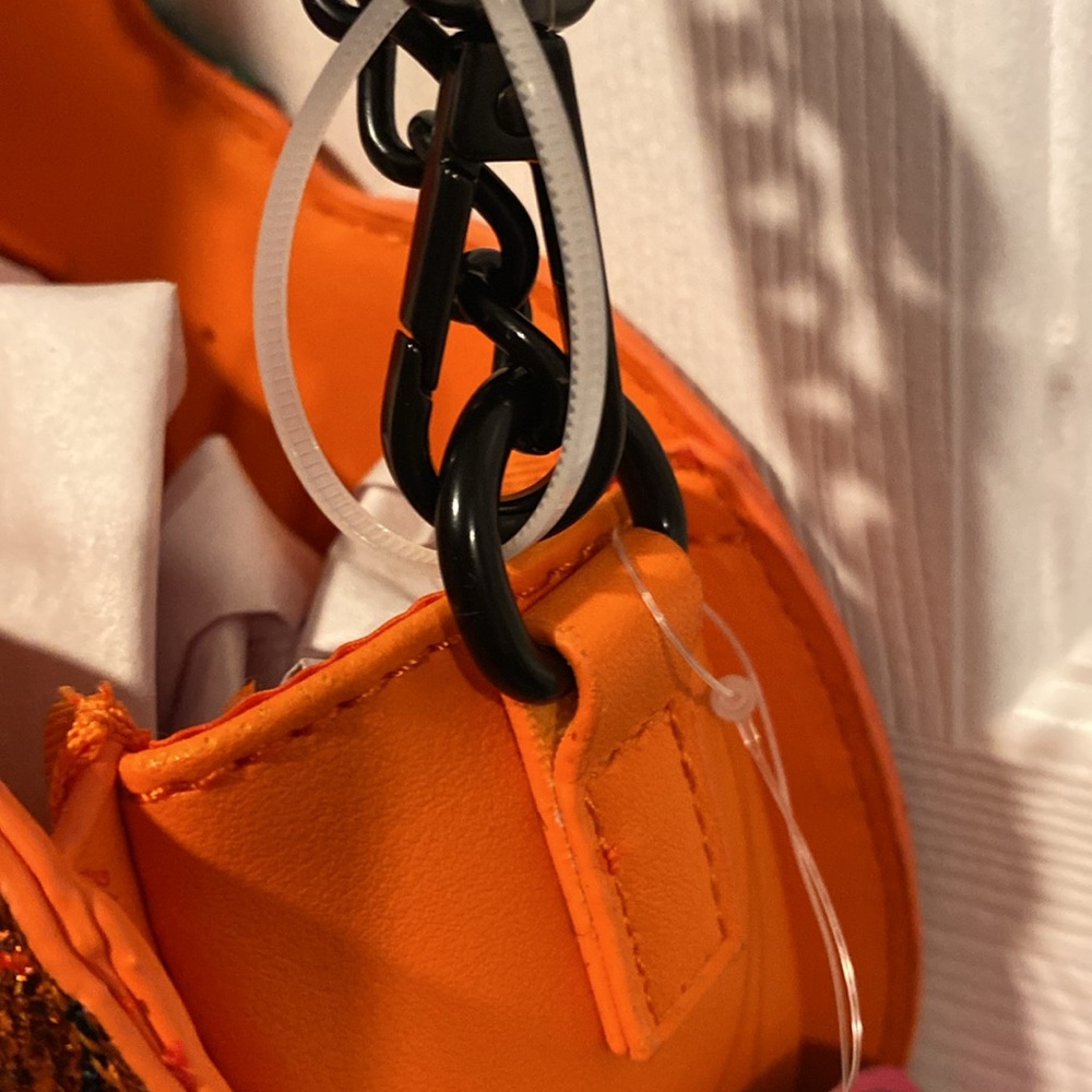 BNWT BETSEY JOHNSON XOPUMPS Halloween Face Glow In The Dark Pumpkin Crossbody - Picture 10 of 11